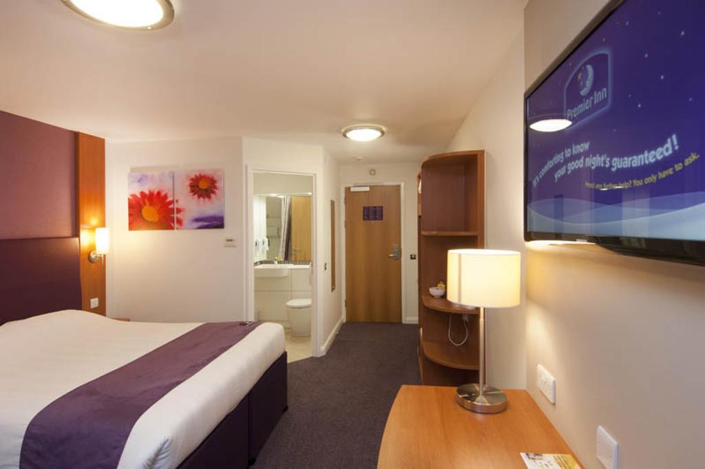 Premier Inn 글렌로시스 외부 사진