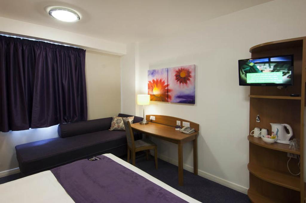 Premier Inn 글렌로시스 외부 사진