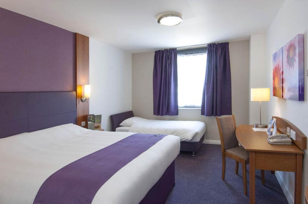 Premier Inn 글렌로시스 외부 사진