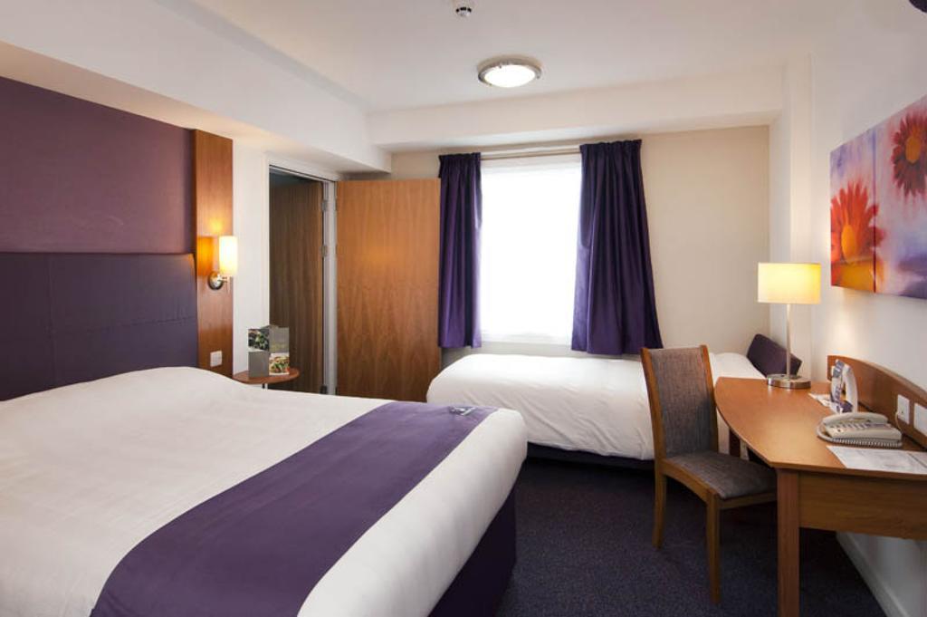 Premier Inn 글렌로시스 외부 사진