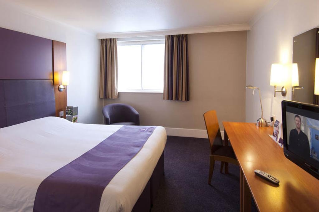 Premier Inn 글렌로시스 외부 사진