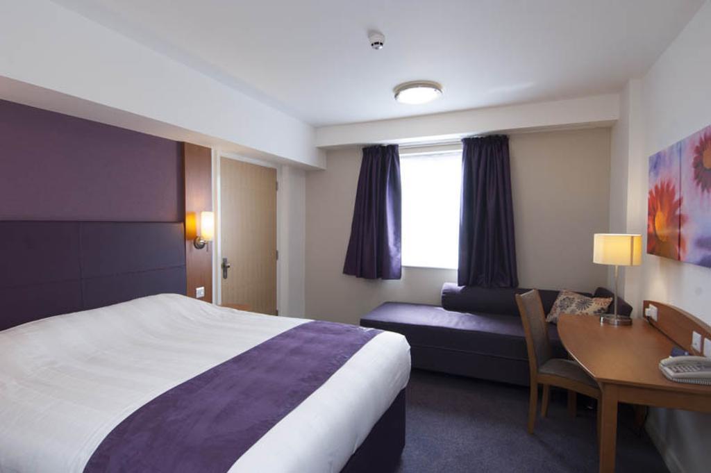 Premier Inn 글렌로시스 외부 사진